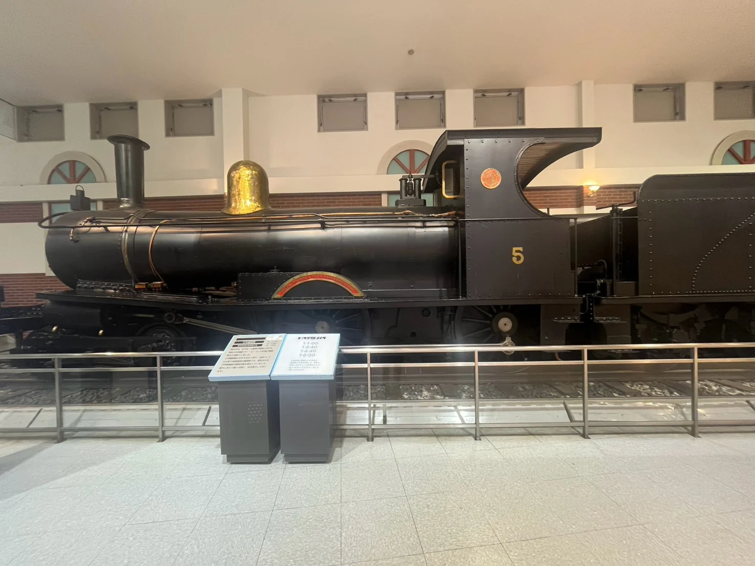 東武博物館に展示された蒸気機関車
